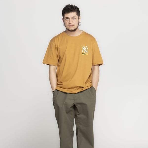 Vista 2 Camiseta New York Yankees MLB New Era Manga Curta Offline Survivor new era MARROM