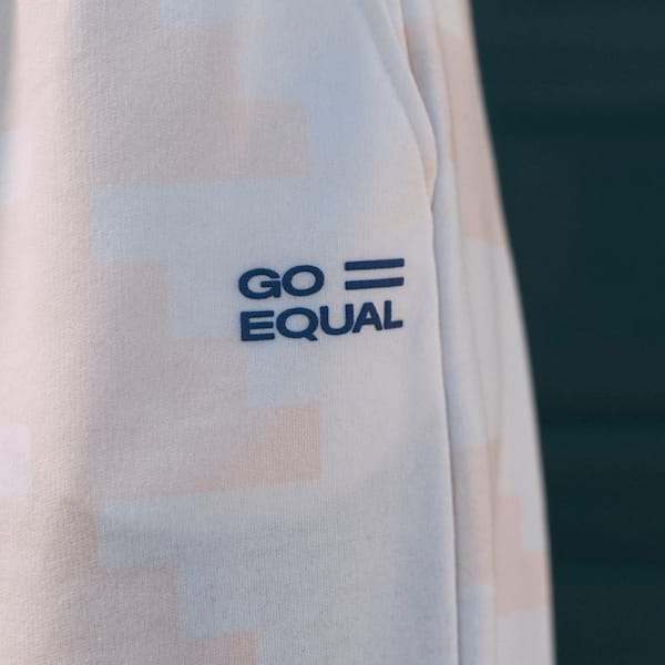 Vista 2 CALÇA WIDE LEG TEXTURA COM FENDA GO EQUAL FTDNC OFF WHITE