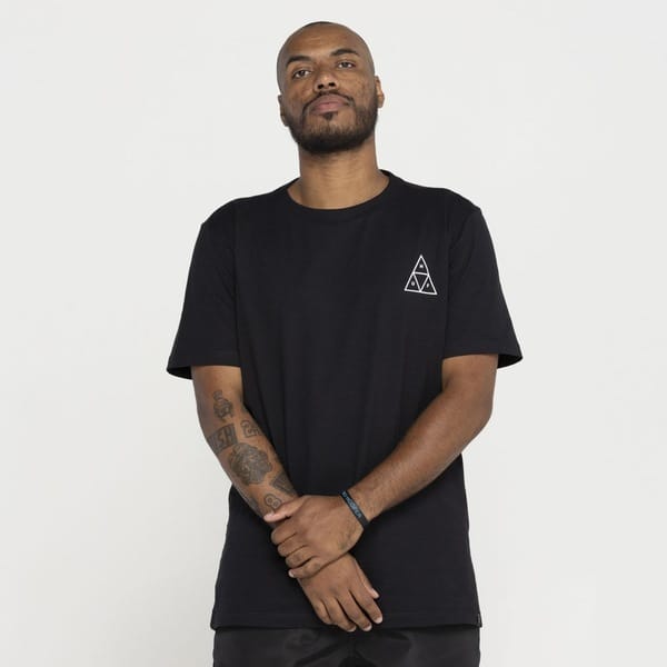 Vista 2 Camiseta Huf Manga Curta Essentials HUF PRETO