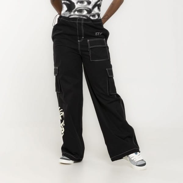 Vista 2 CALCA CARGO JADE I VE GOT MY EYES ON YOU JADE JADE PRETO