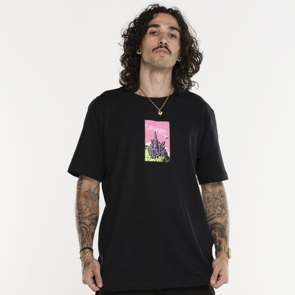 Vista 2 Camiseta HUF Manga Curta Sky Is The Limit SS HUF PRETO