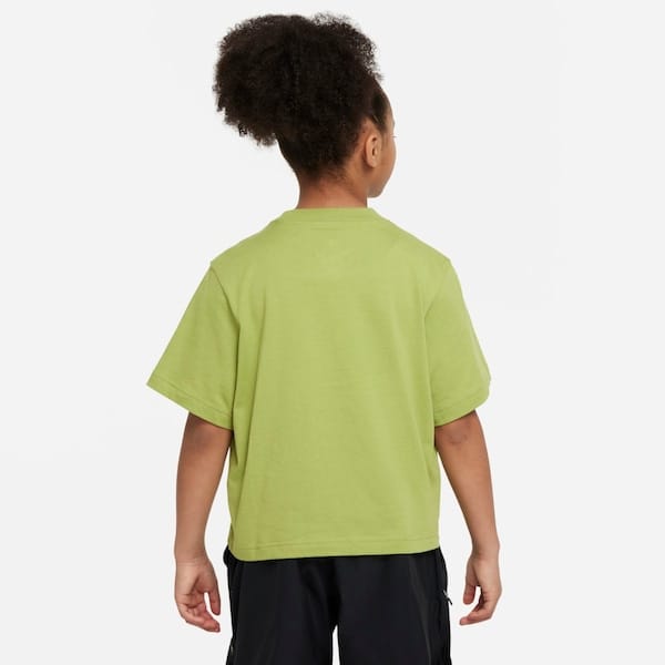 Vista 2 Camiseta Infantil Nike Manga Curta Sportswear Essential SS Broxy Nike VERDE ESCURO