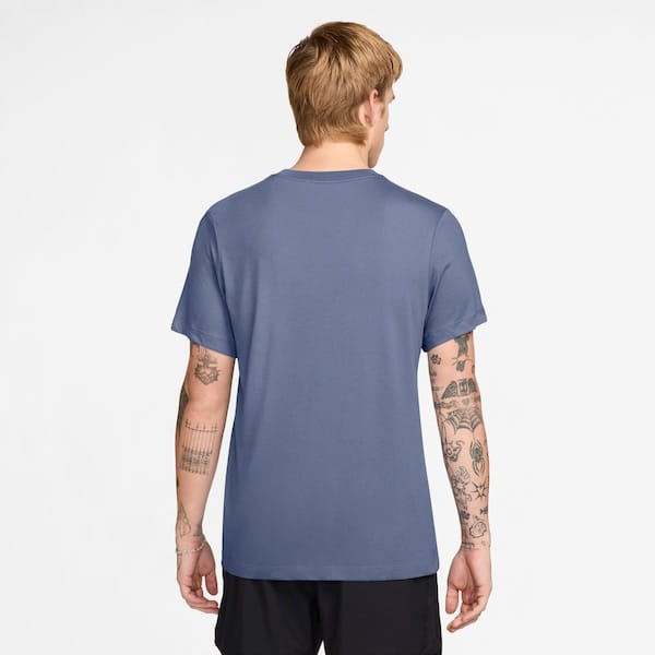 Vista 2 Camiseta Masculina Nike Dri-Fit Tee 2 Yr Swoosh Nike AZUL ESCURO