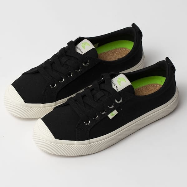 Vista principal Tênis Cariuma Oca Low Black Canvas Cariuma PRETO