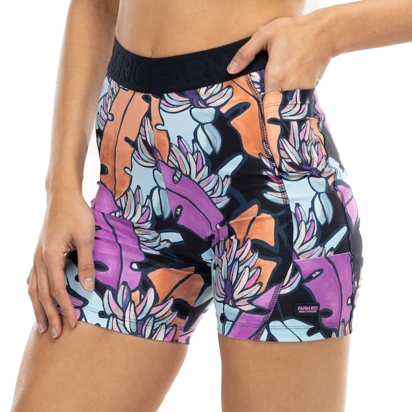 Vista principal Bermuda Feminina Farm Biker Banana Flora Cós Médio FARM AZUL ESC/ROSA