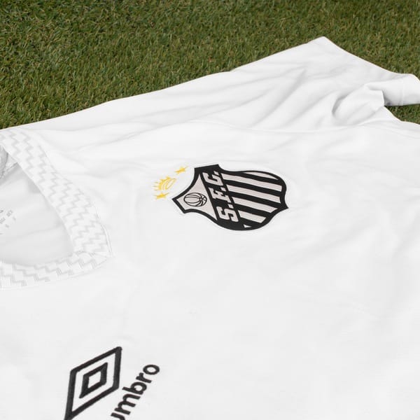 Vista 2 Camisa do Santos Especial I Neymar Jr Número 10 2025 Torcedor Umbro Masculina Umbro BRANCO/CINZA