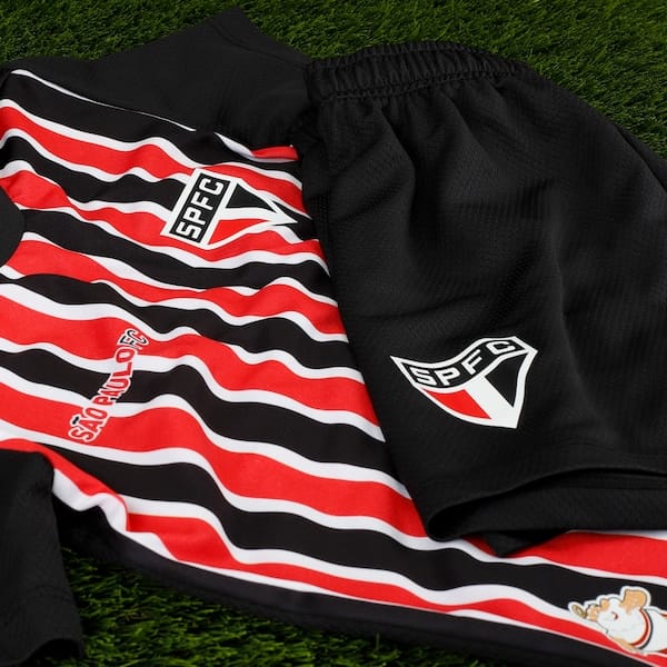 Vista 2 Kit de Uniforme do São Paulo Infantil Dry Sao Paulo PRETO/VERMELHO