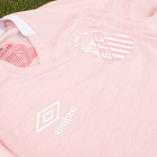 Vista 2 Camisa do Santos 25/26 Torcedor Outubro Umbro Masculina Umbro ROSA/BRANCO