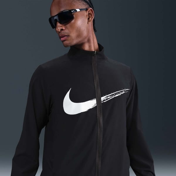 Vista 2 Jaqueta Nike Dri-FIT Form GFX Masculina Nike PRETO