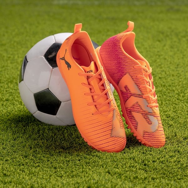 Vista 2 Chuteira Society Júnior Puma Future 8 Play Puma LARANJA