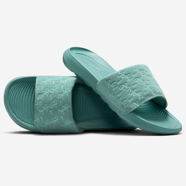 Vista 2 Chinelo Slide Nike Victori One Feminino Nike VERDE CLARO
