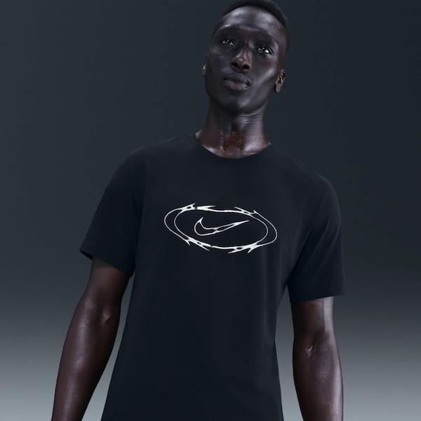 Camiseta Nike Modern FITN Masculina - 2