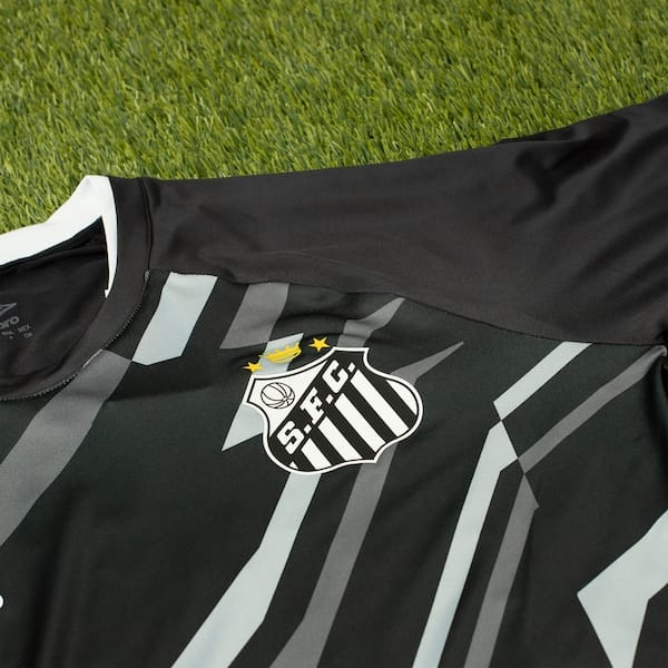 Vista 2 Camisa do Santos 26/27 Umbro Aquecimento Masculina Umbro PRETO/BRANCO