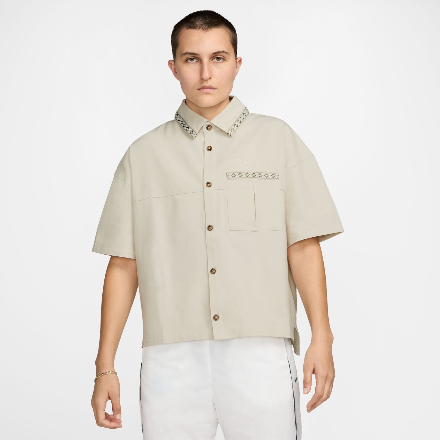 Camisa Nike Sportswear Essential Feminina