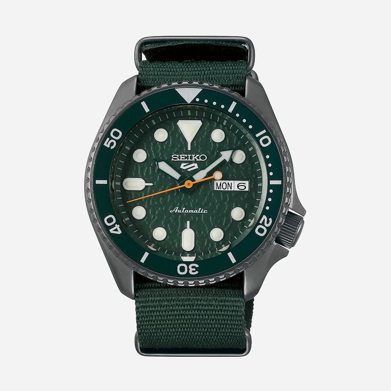 Vista principal Relógio Seiko 5Sports Masculino em Nylon Verde SRPD77B1 Seiko