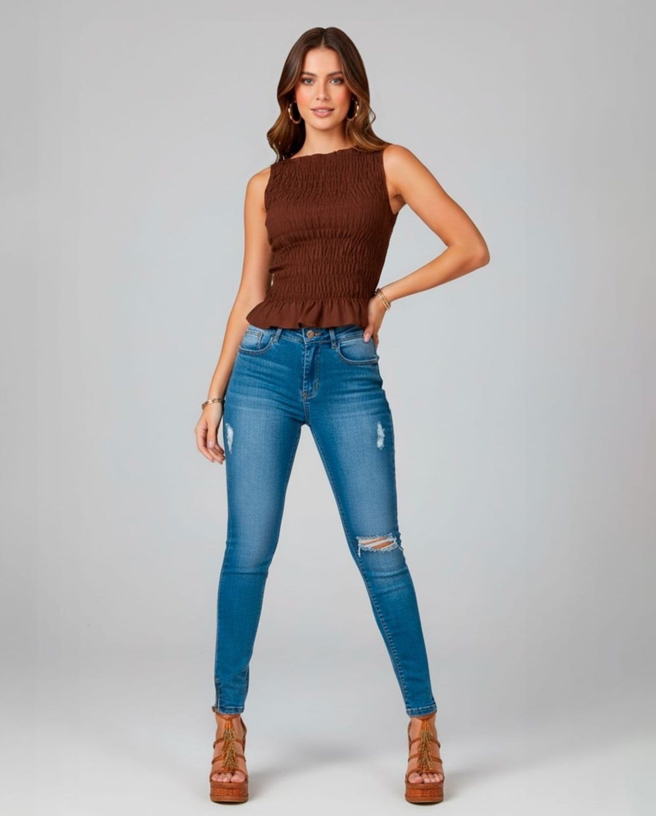 Vista principal Calça Feminina com Ziper Na Lateral da Barra 22101 Média Consciência jeans