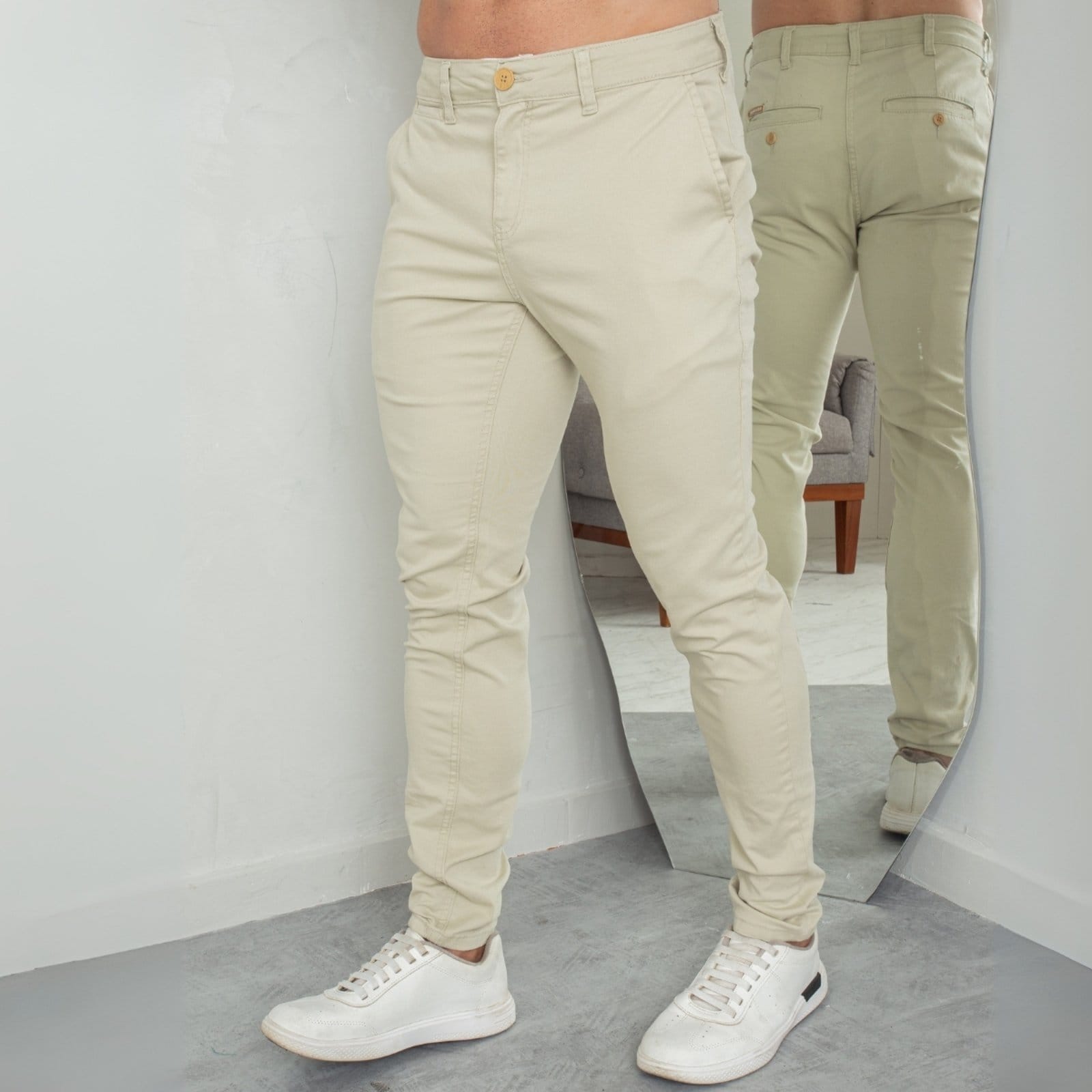 Vista principal Calça Chino Sarja Com Bolso Embutido Masculina Revanche Pernes Revanche castanho