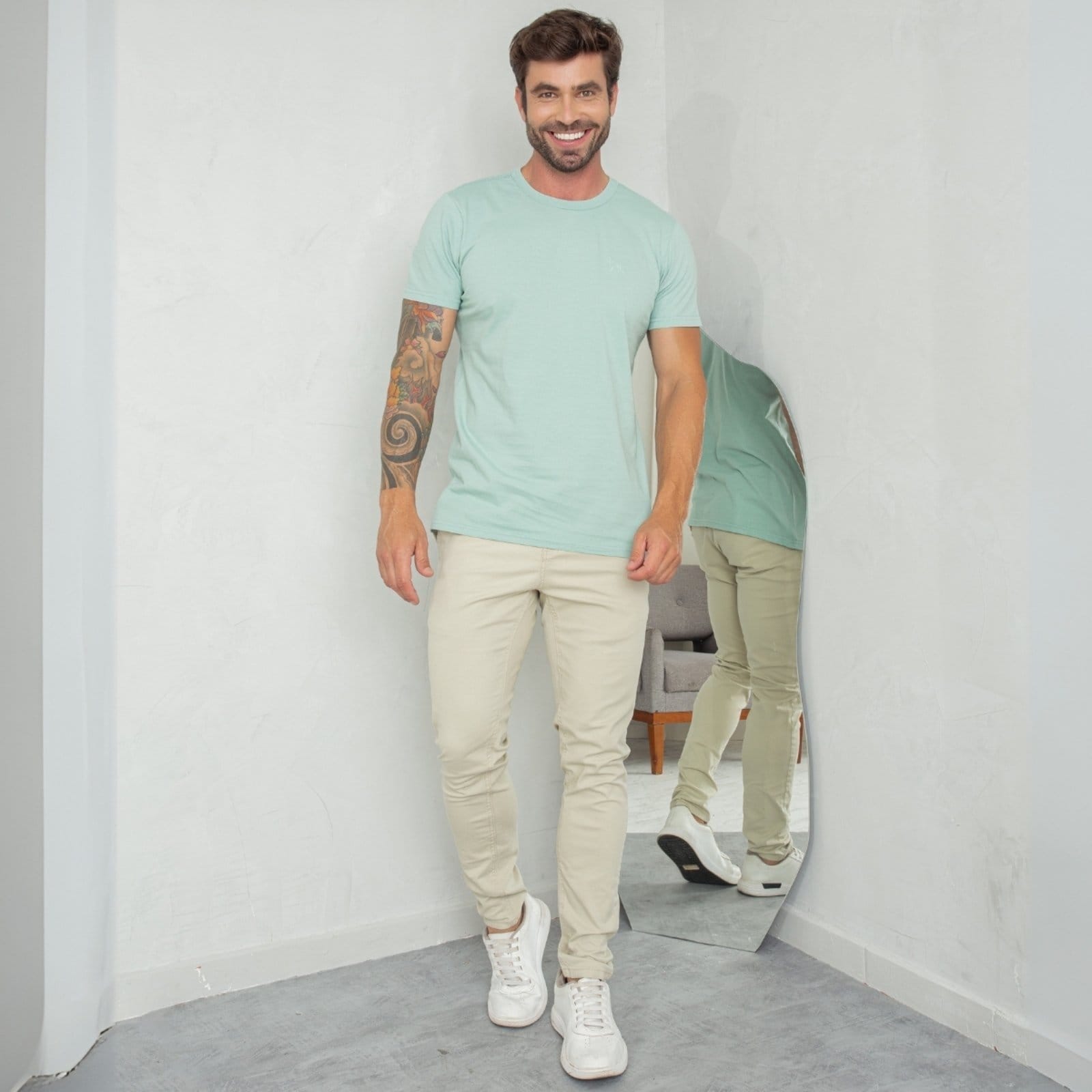 Vista 2 Calça Chino Sarja Com Bolso Embutido Masculina Revanche Pernes Revanche castanho