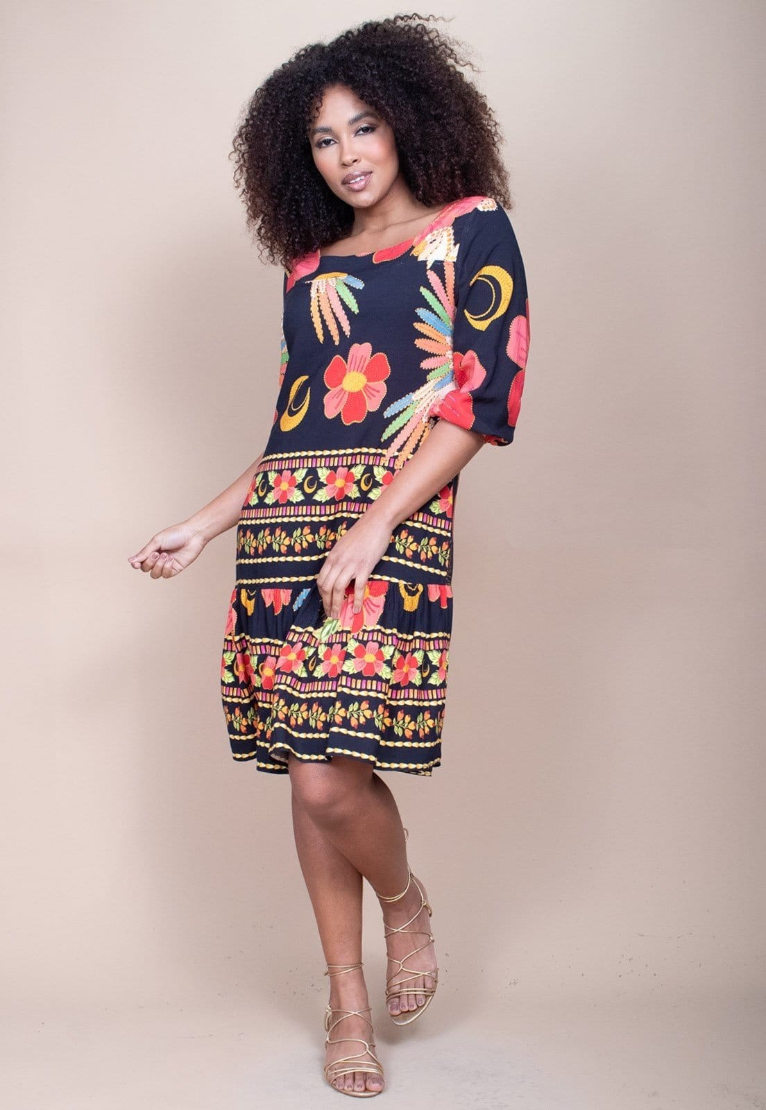 Vista 2 Vestido Cabanafree Curto Manga 3/4 Preto Cabanafree estampado/laranja/verde/vermelho