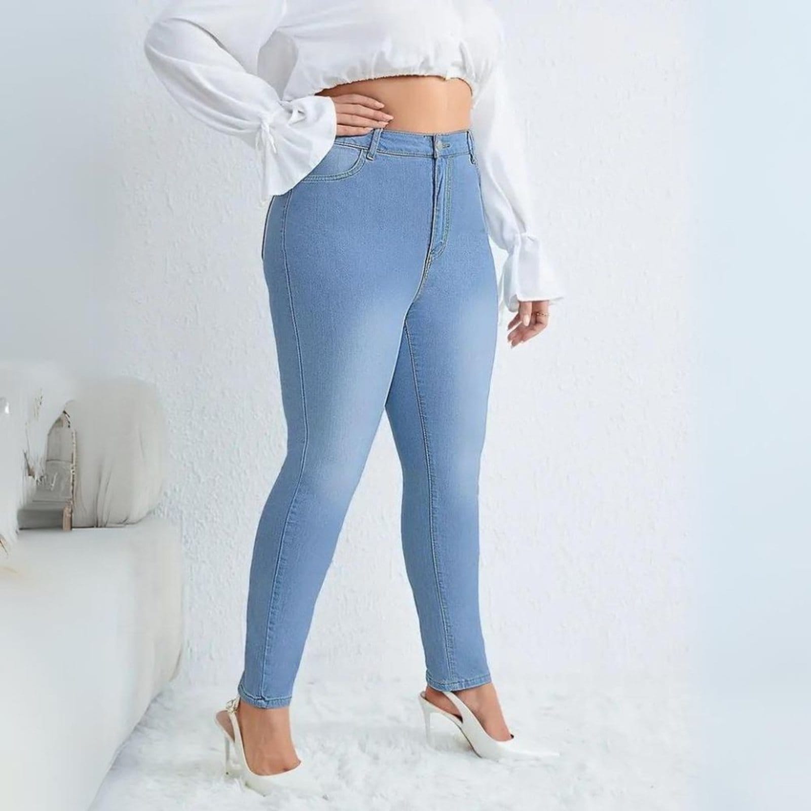 Vista 2 Calça Feminina Plus Size Skinny com Elastano Cintura Alta Claro TEX JEANS jeans