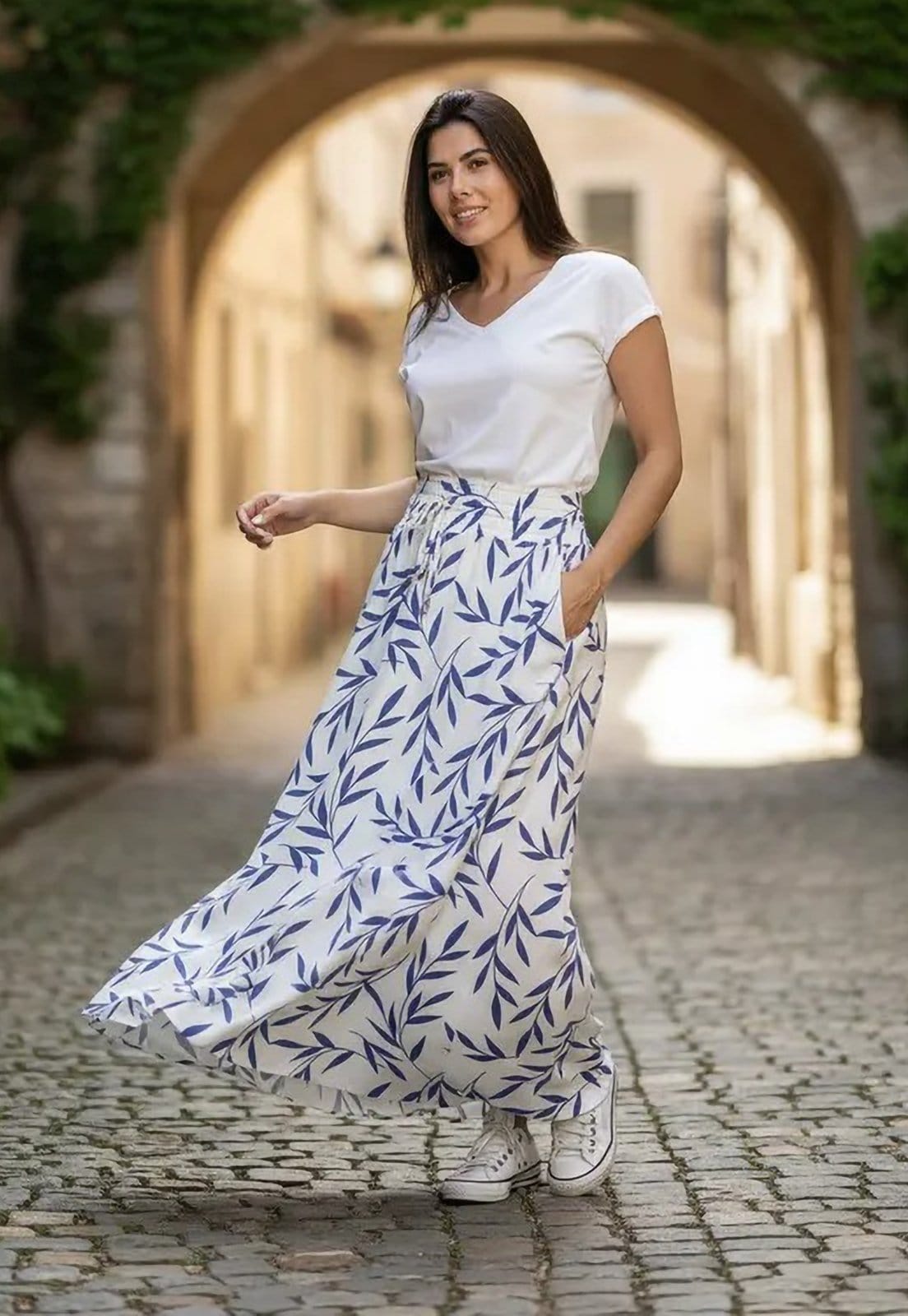 Vista 2 Saia Cabanafree Longa Viscose Folhagem Serena Azul Cabanafree estampado azul