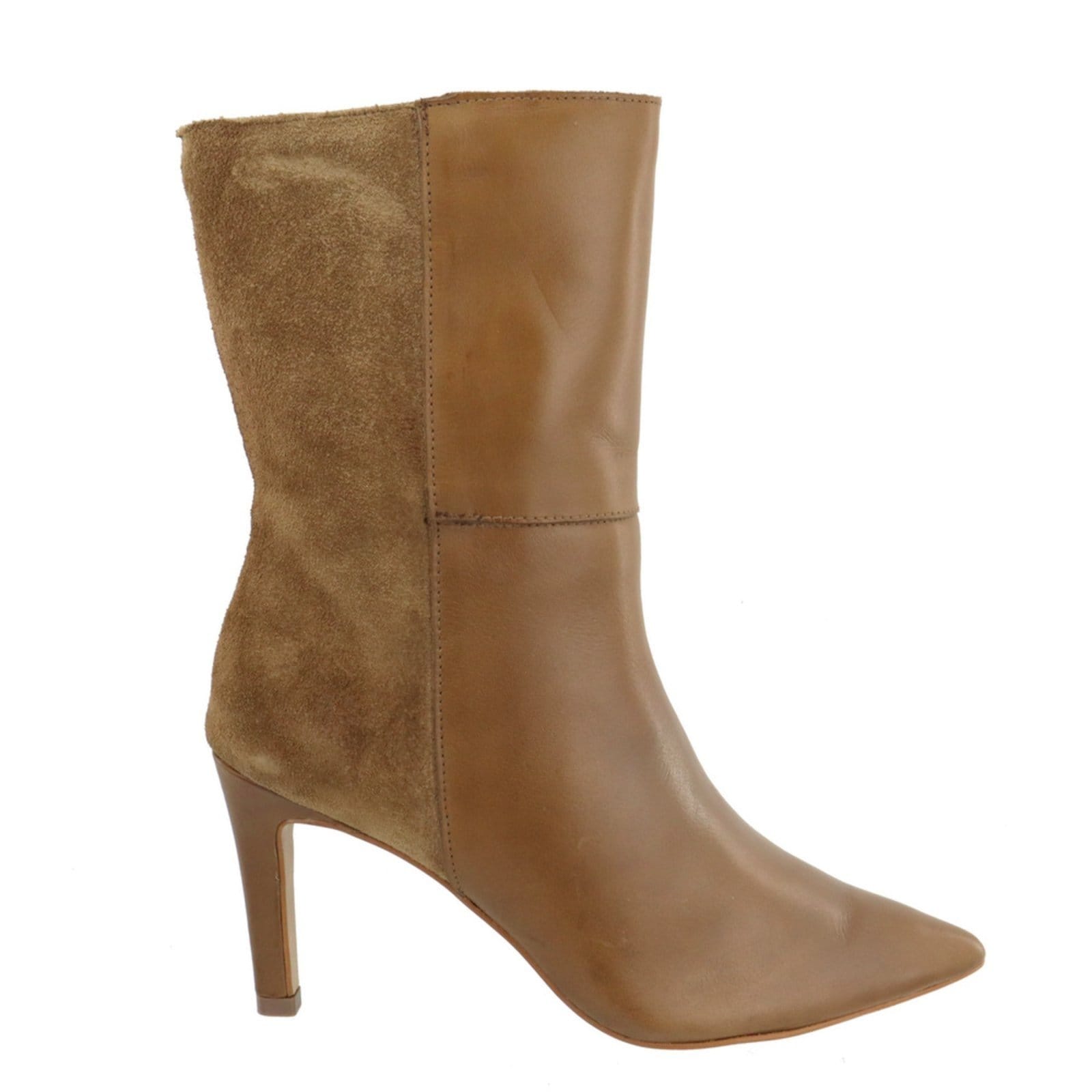 Vista principal Bota Salto Fino Bico Fino Feminina em Couro Maria Paula Taupe MARIA PAULA caramelo