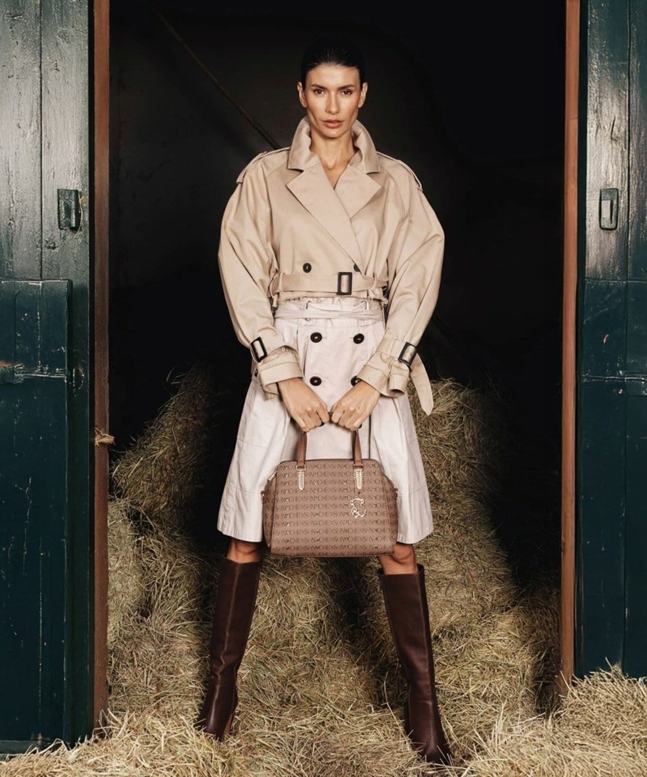 Vista 2 Bolsa Feminina Chenson Cristal Monograma Cafe Chenson incolor