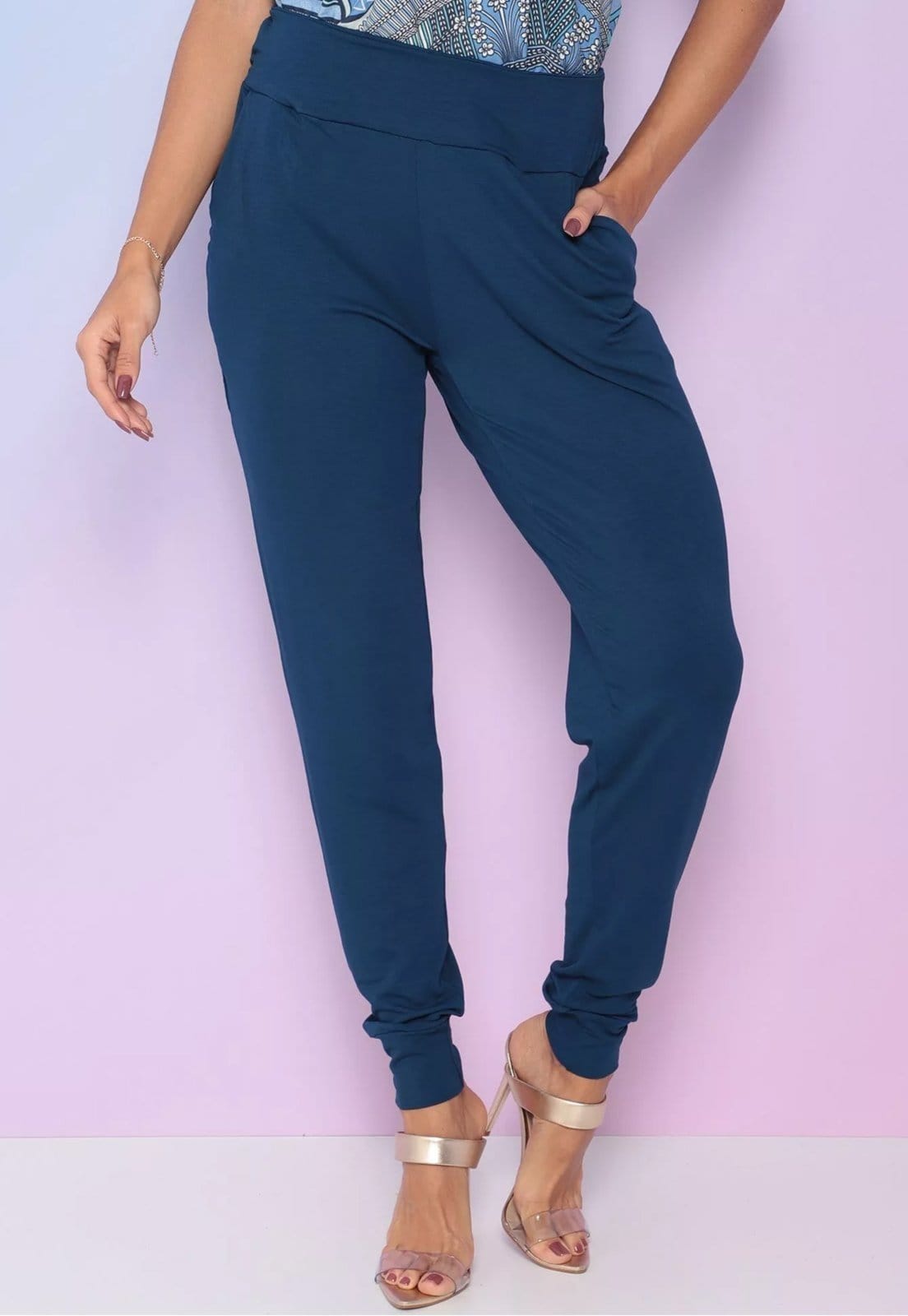 Vista principal Calça Maria Paes Jogger Marinha Maria Paes azul marinho