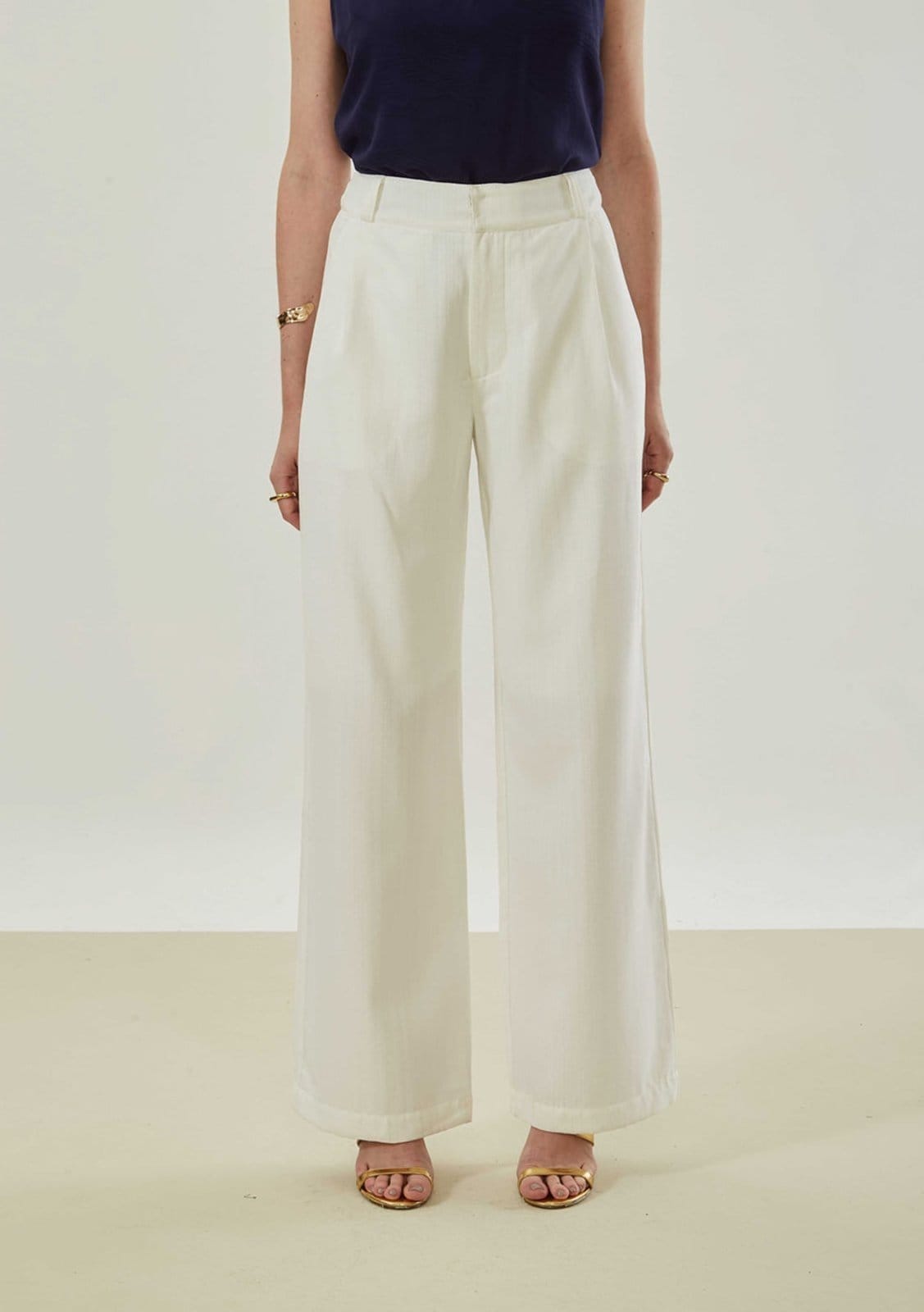 Vista 2 Calça Maria Valentina Reta Alta Off-white Maria Valentina off-white white