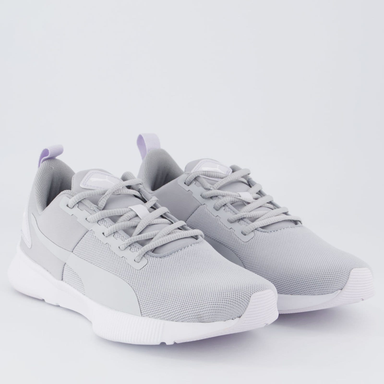 Vista 2 Tenis Puma Flyer Runner Mesh WNS Feminino e Branco Puma cinza