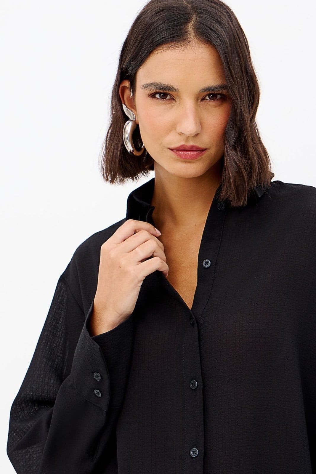 Vista 2 Camisa Vazada Com Amarração Feminina Inblanche preto