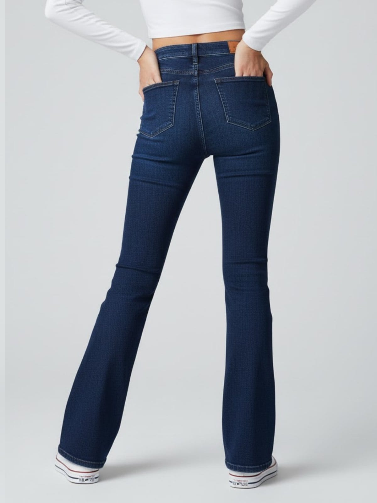 Vista 2 Calça Jeans Flare Alpha Street Wear Escuro Feminina Cintura Alta e Caimento Perfeito Alpha Street Wear azul/jeans azul