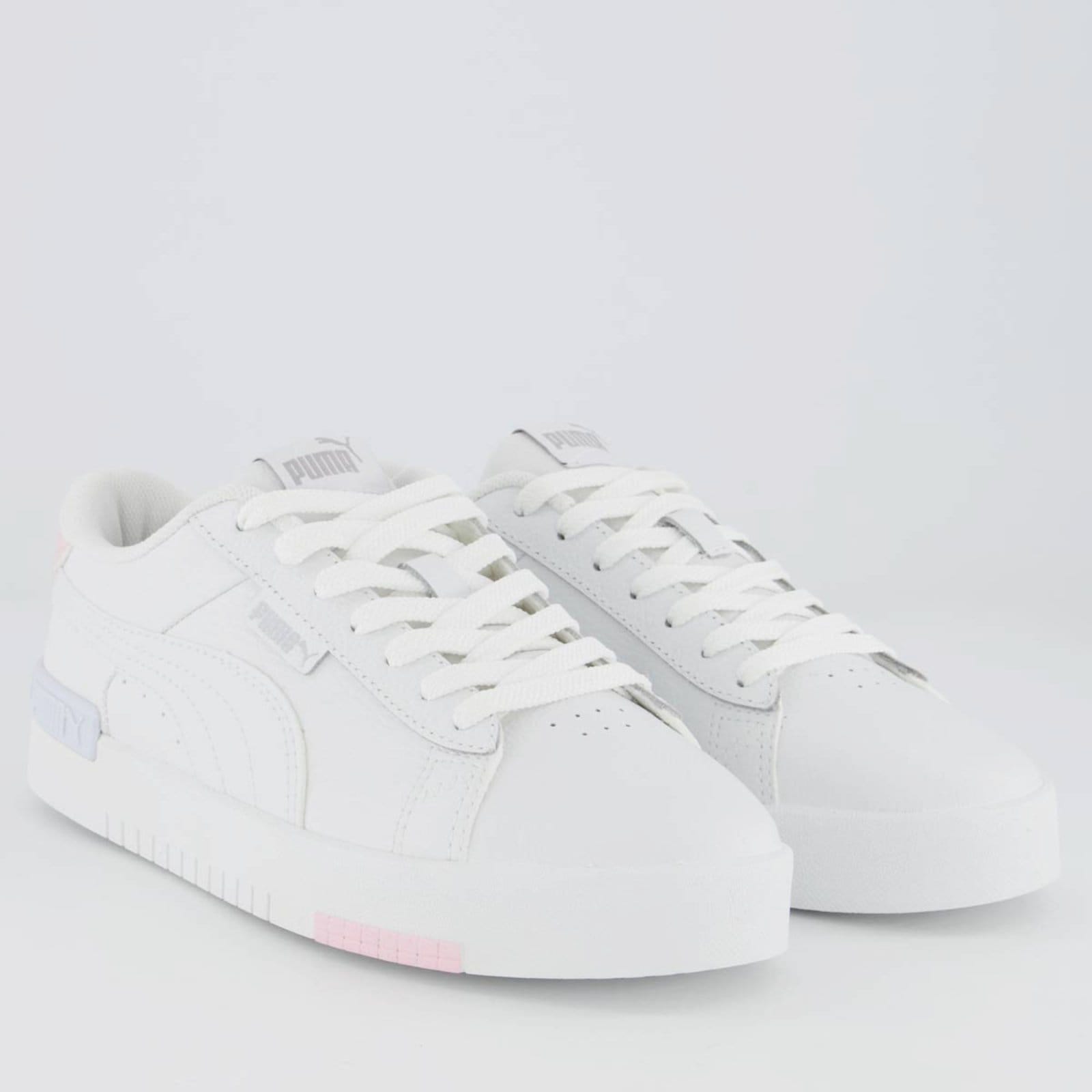 Vista 2 Tênis Puma Jada BDP Feminino e Prata Puma branco