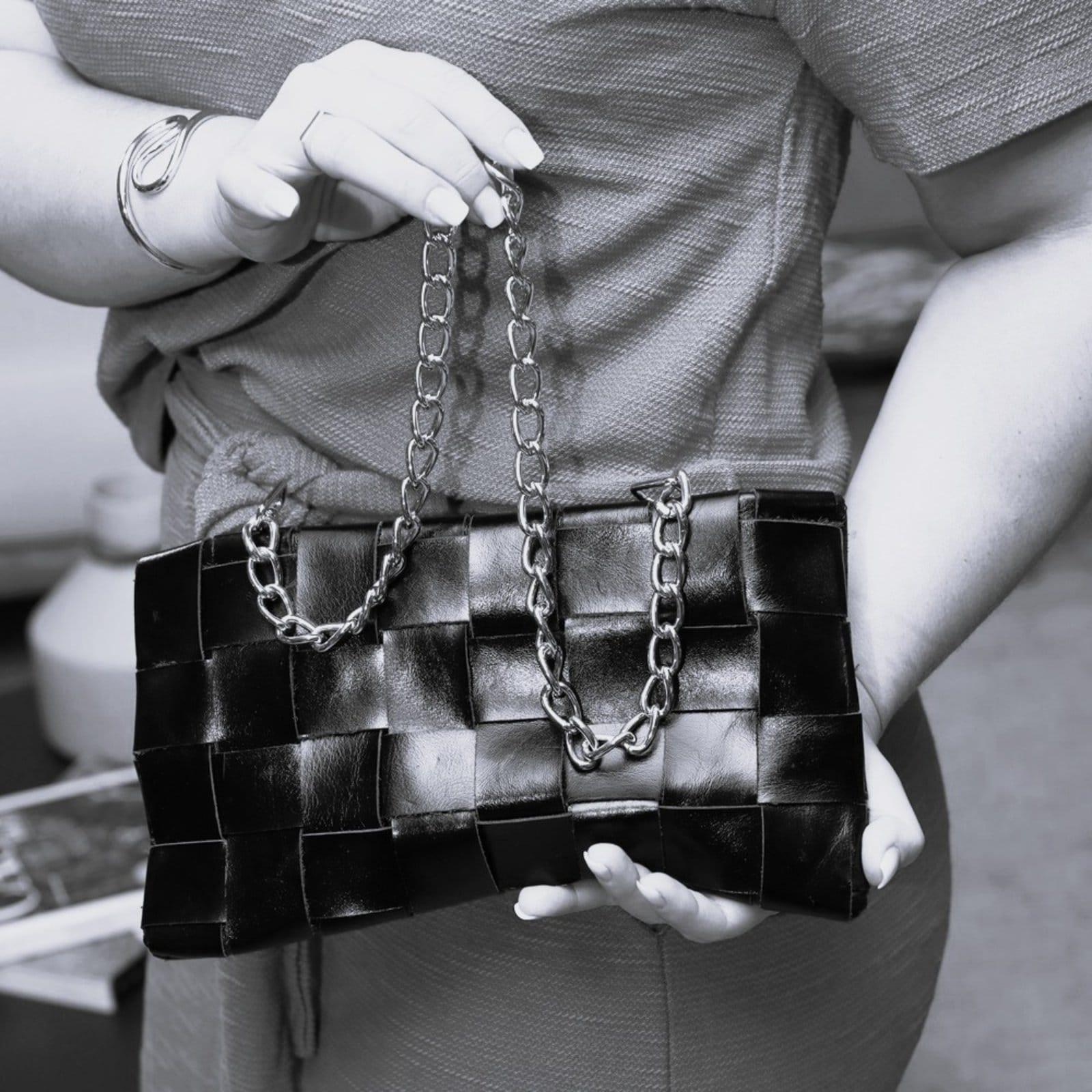 Vista 2 Bolsa Amo Calçados Aurora em Couro Amendoa Amo Calçados marrom