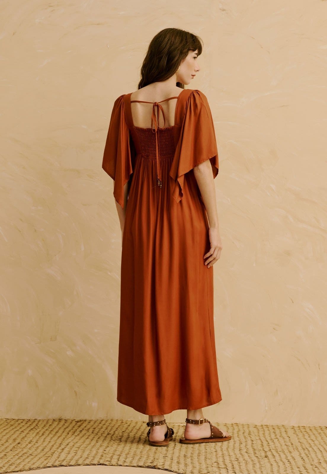 Vista 2 Vestido Maxi Midi Liso Manga com Pontas CaCay marrom