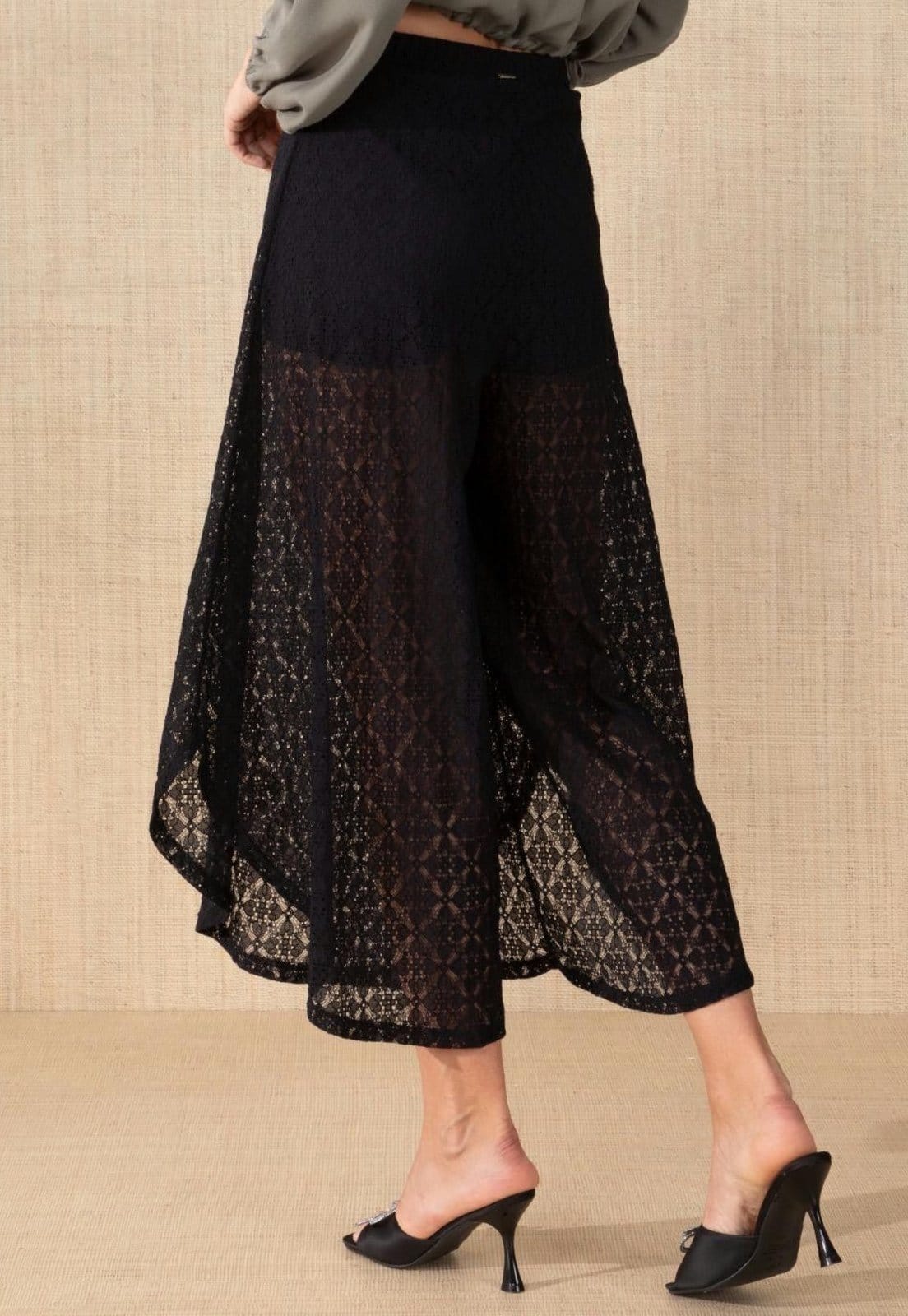 Vista 2 Calça Em Renda Com Elástico Na Cintura Quintess preto