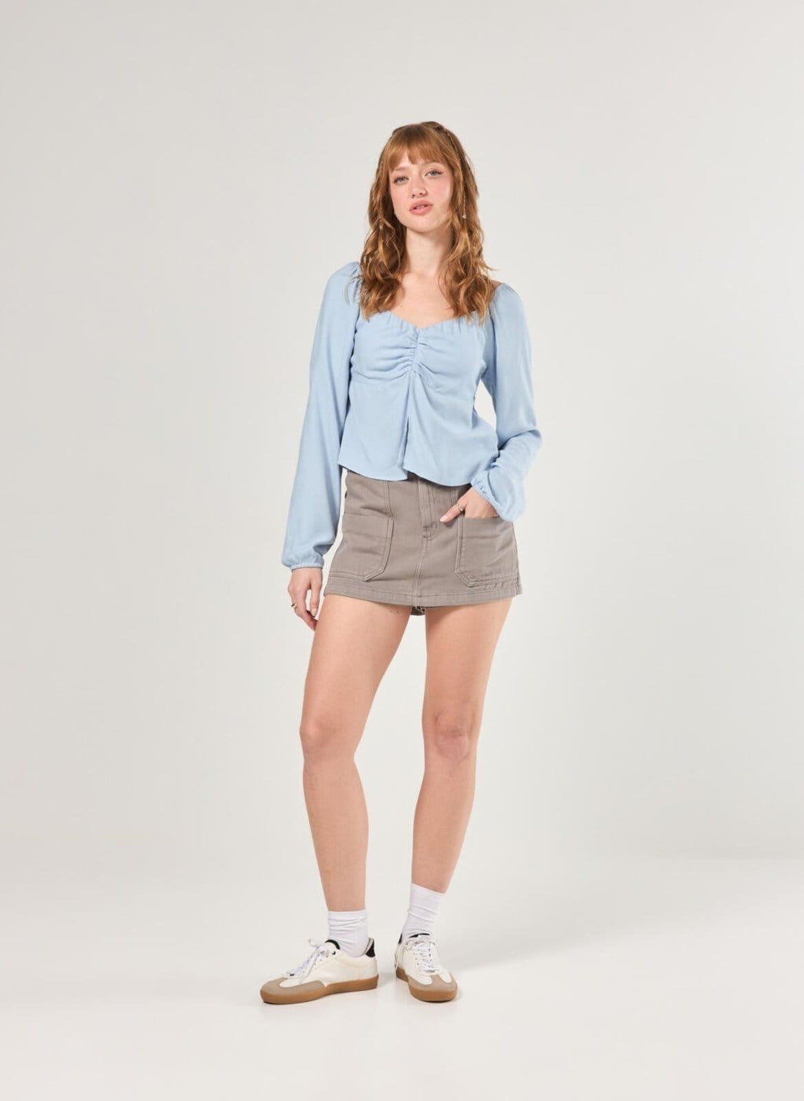 Short Saia Sarja Costuras Marcantes