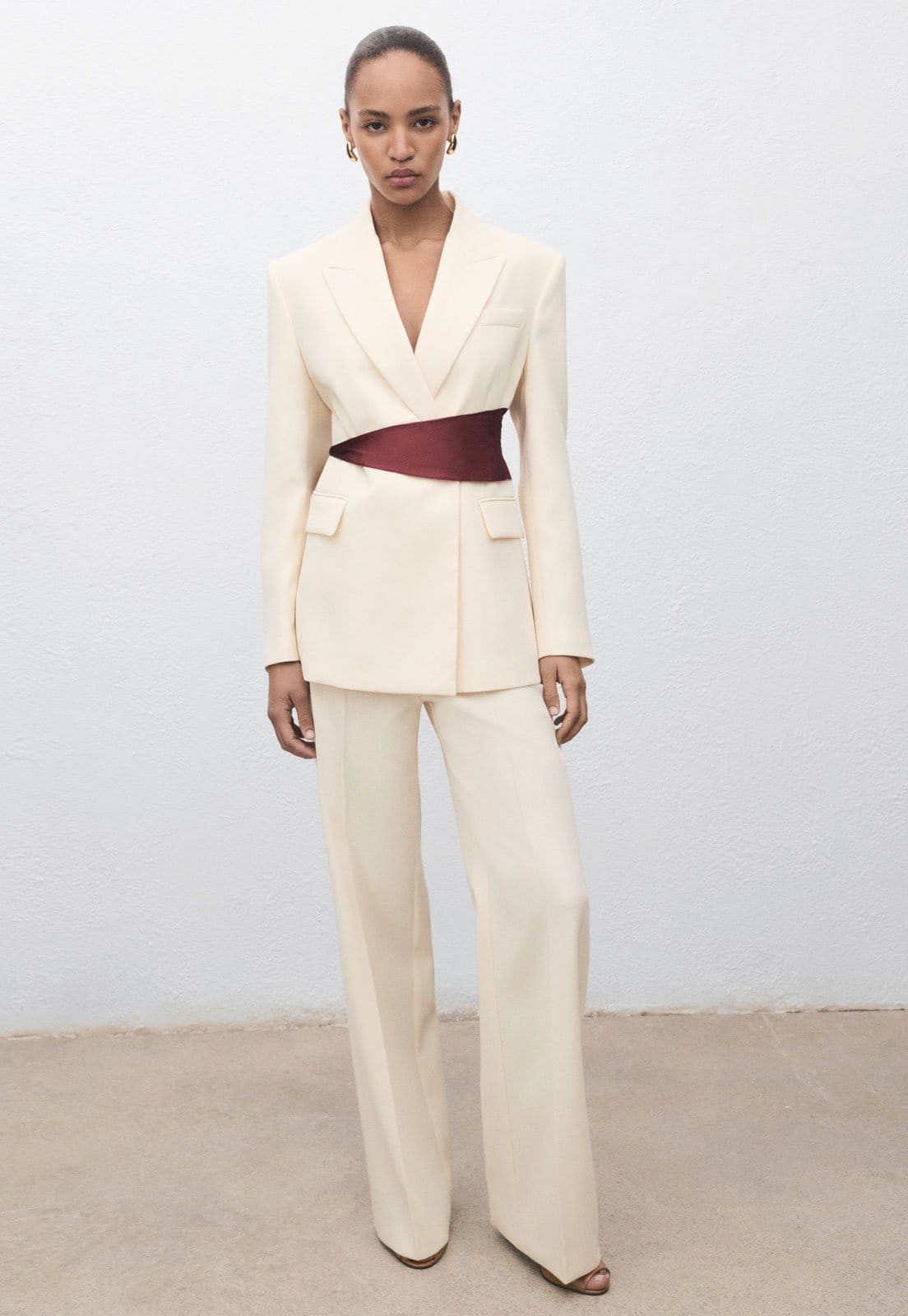 Vista 2 Calça Feminina Mango Alfaiataria Reta Mango bege