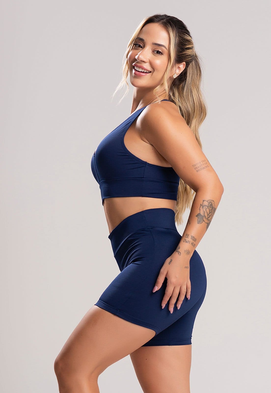 Vista 2 Short MVB Modas Curto Cintura Alta Fitness Azul Marinho Mvb Modas marrom azul