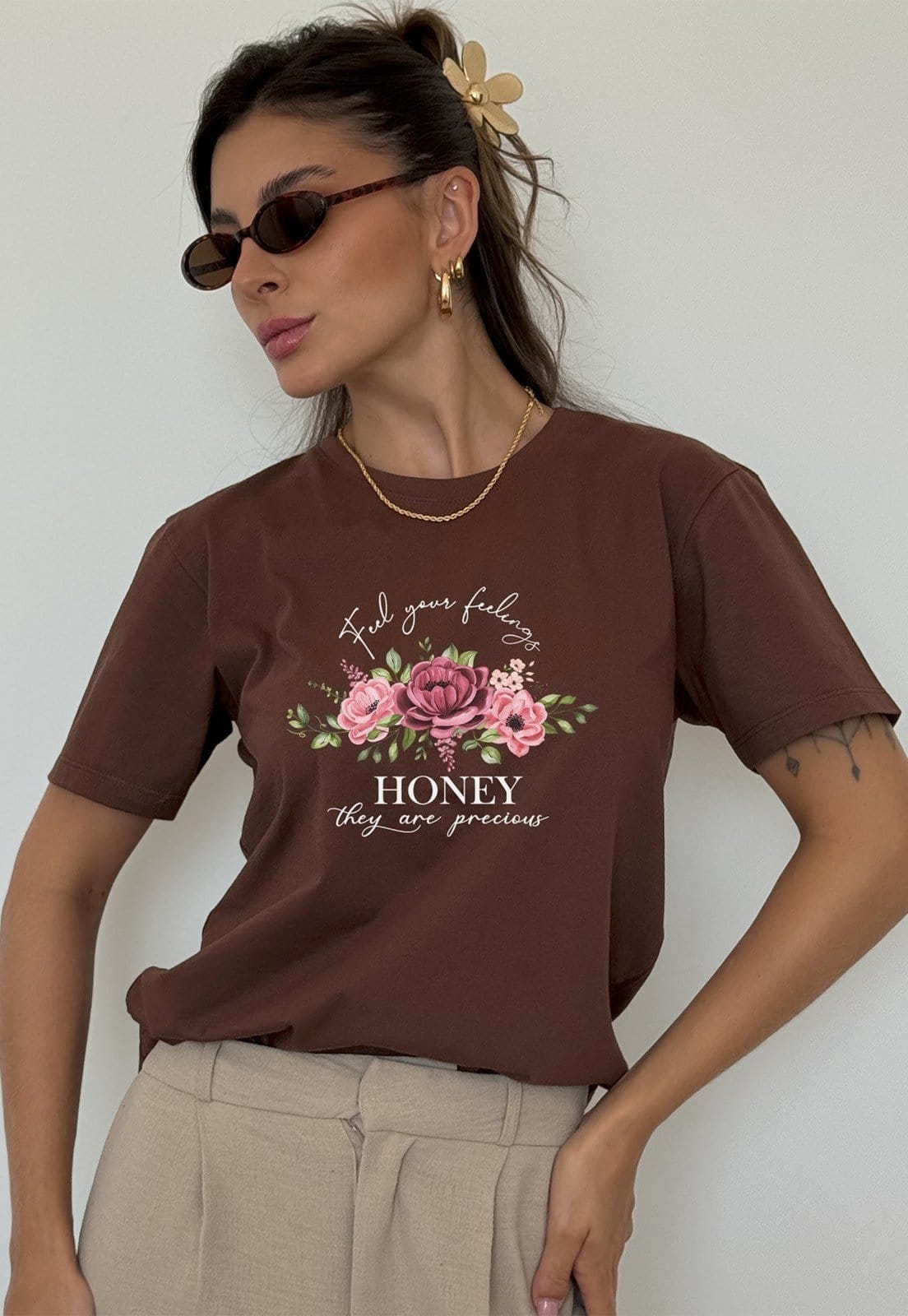 Camiseta Cianitas Marrom Estampa Honey