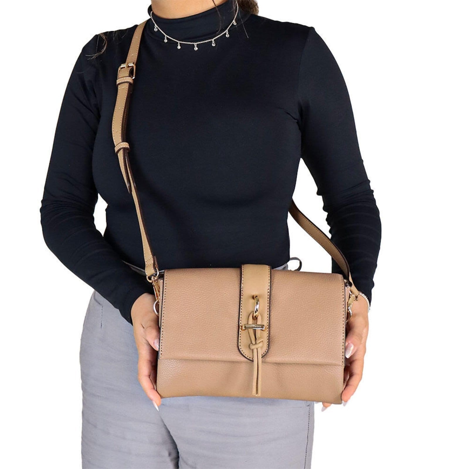 Vista 2 Bolsa Feminina Transversal Chenson Cg89914 1824914 Chenson preto