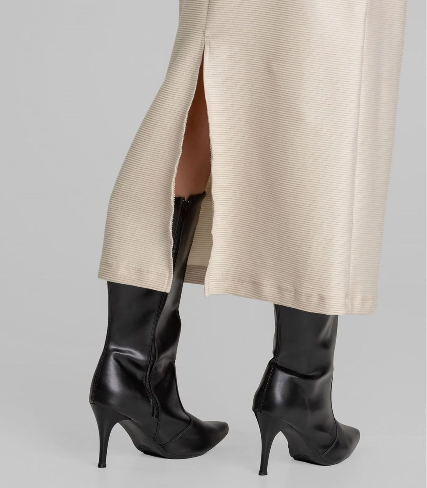 Vista 2 Saia Feminina Midi Moletinho Texturizado Dianna Dianna bege