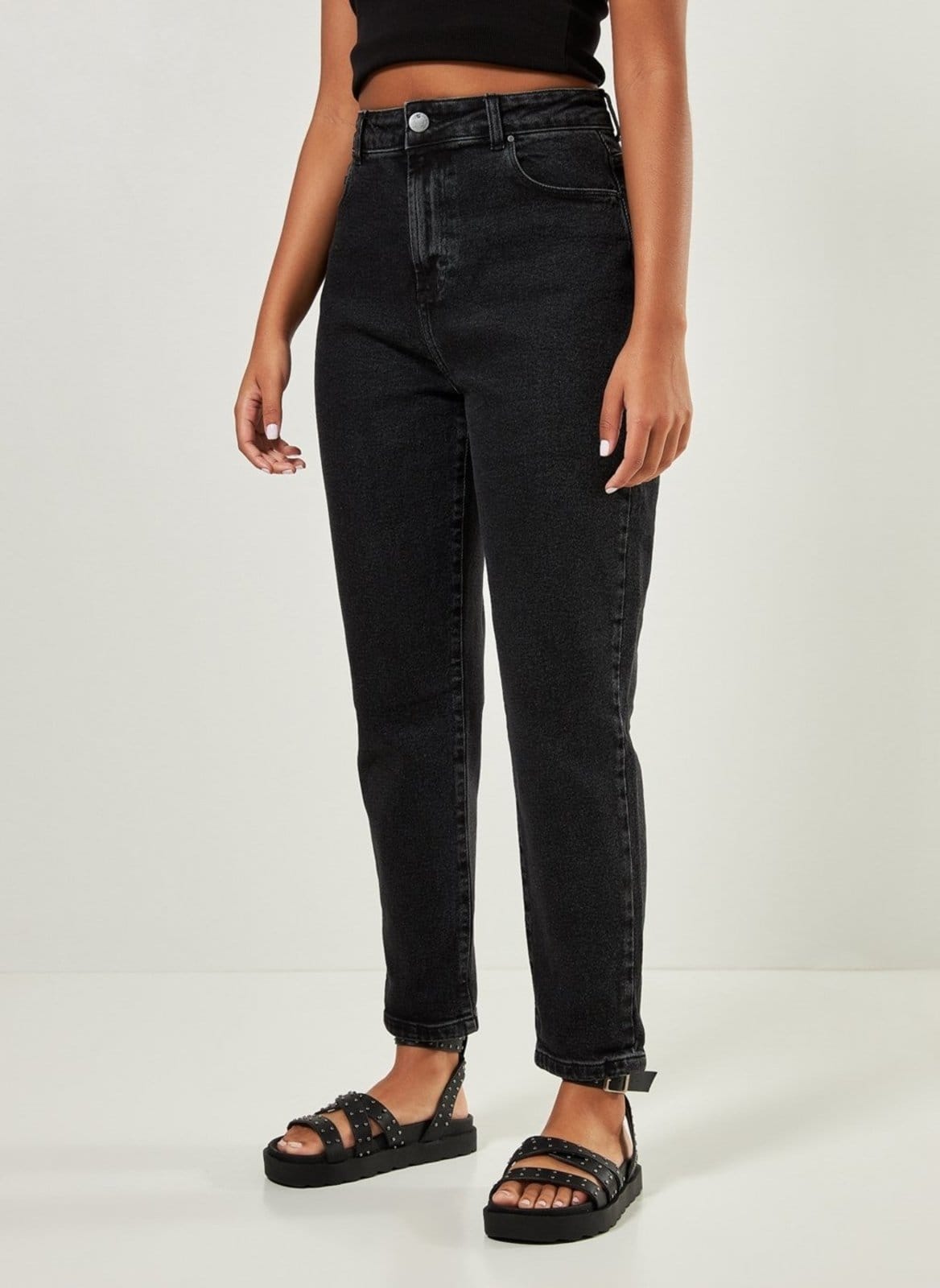 Vista 2 Calça Mom Jeans Preta Youcom preto