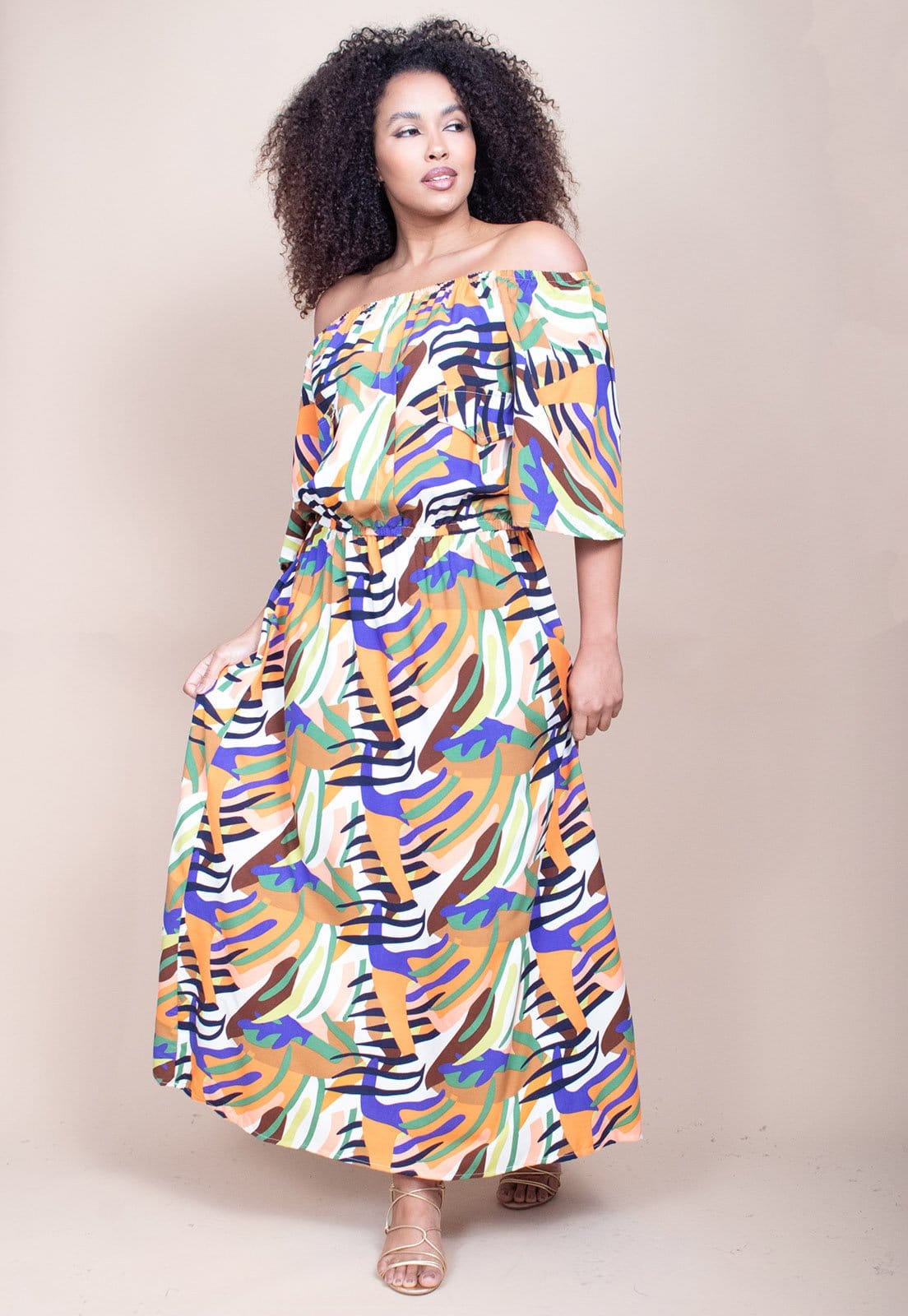 Vista 2 Vestido Midi Cabanafree Ciganinha Viscose com Lapela Estampa Cores Vibrante Cabanafree azul/estampado/laranja