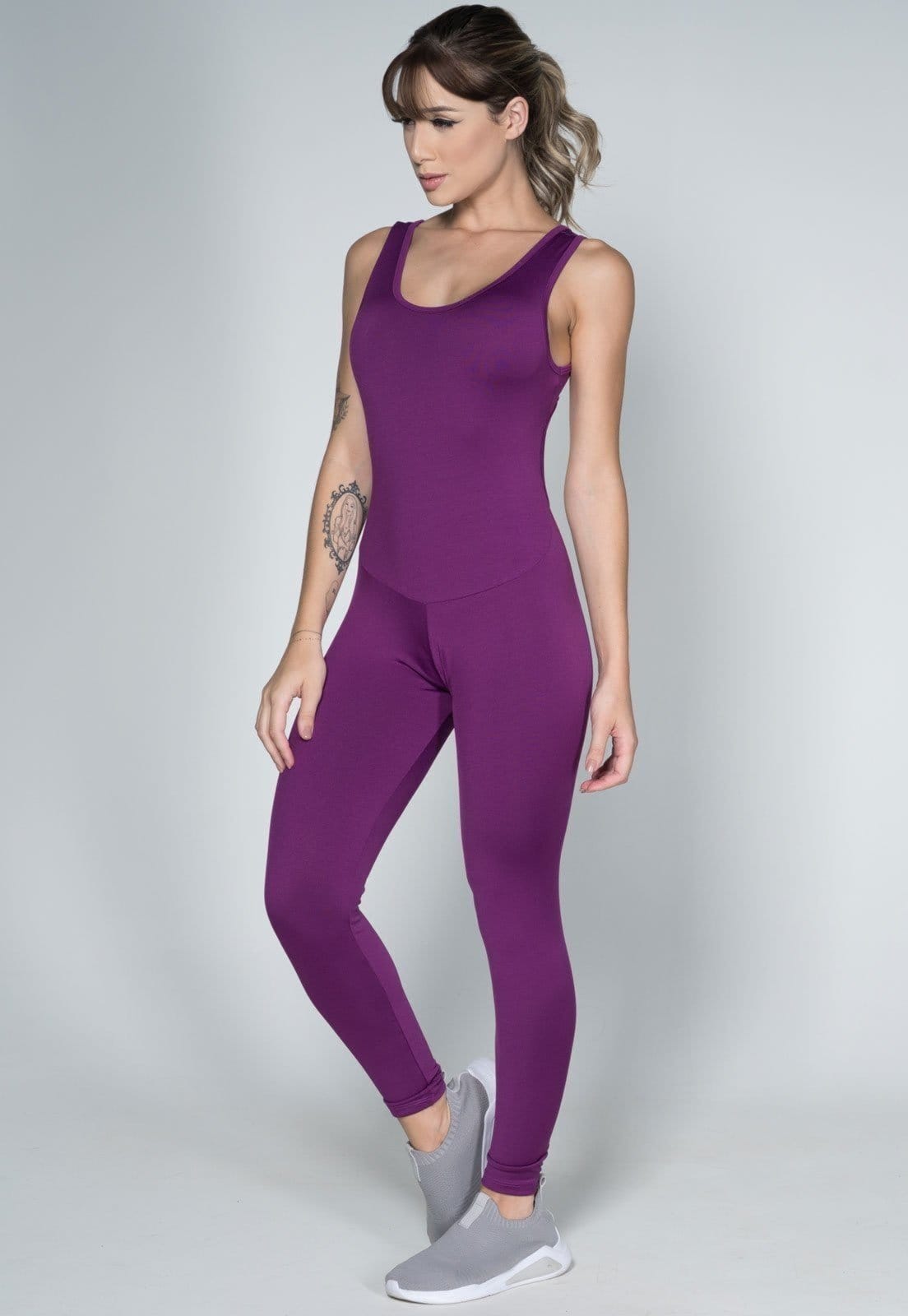 Vista 2 Macacão Feminino WLS Modas Fitness Longo Sem Bojo Carol WLS Modas vinho