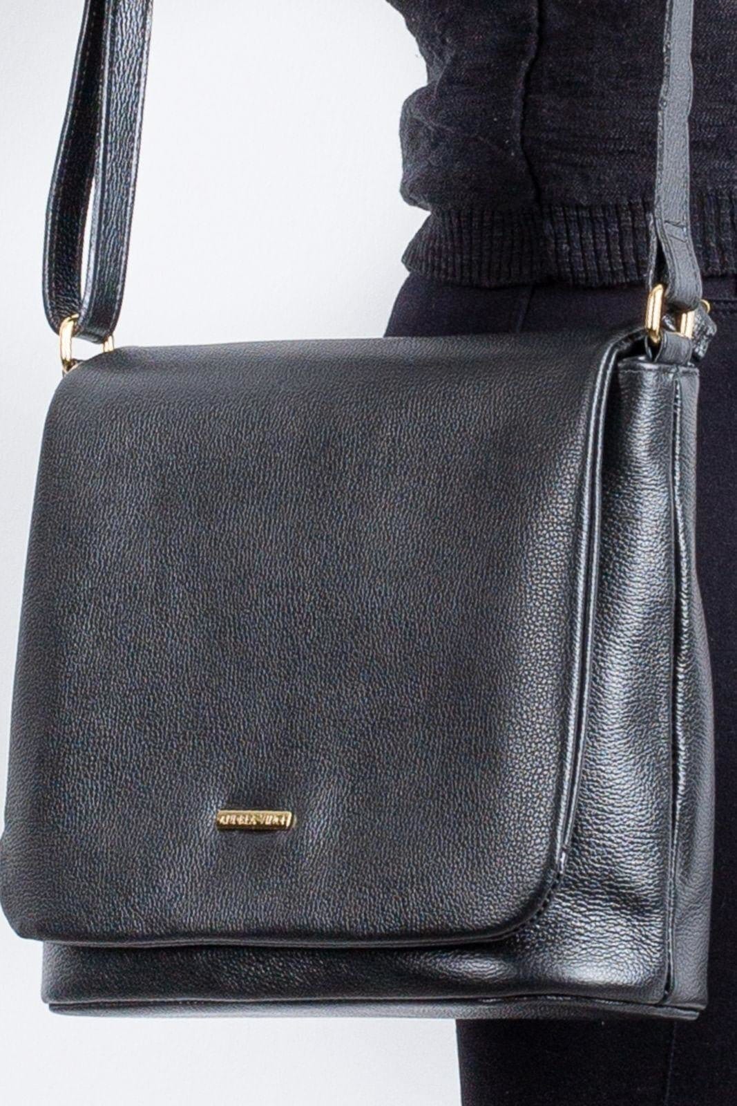 Bolsa Andrea Vinci Transversal Em Couro Liso Com Tampa Isadora