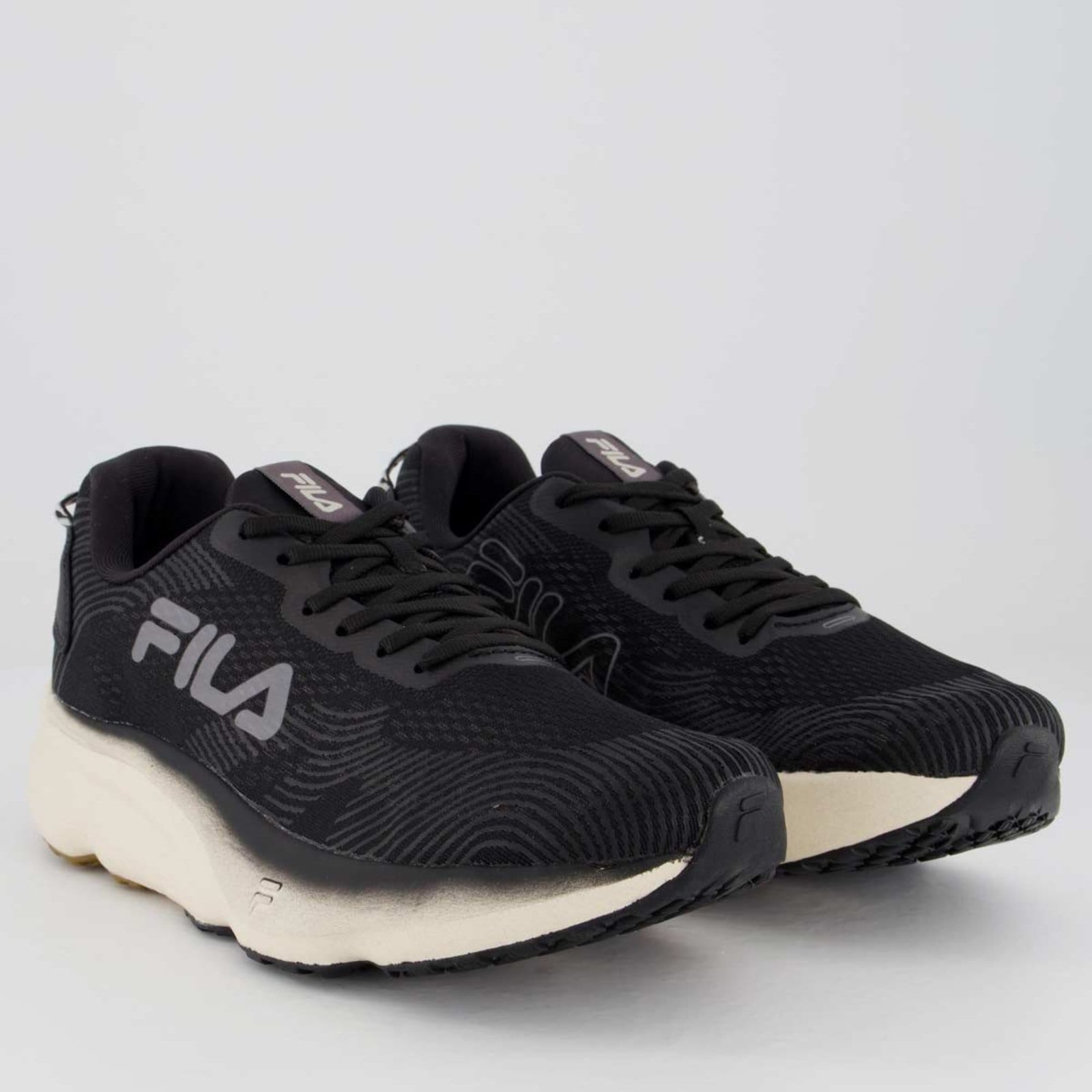 Vista 2 Tênis Fila Maxximus e Cinza Fila preto