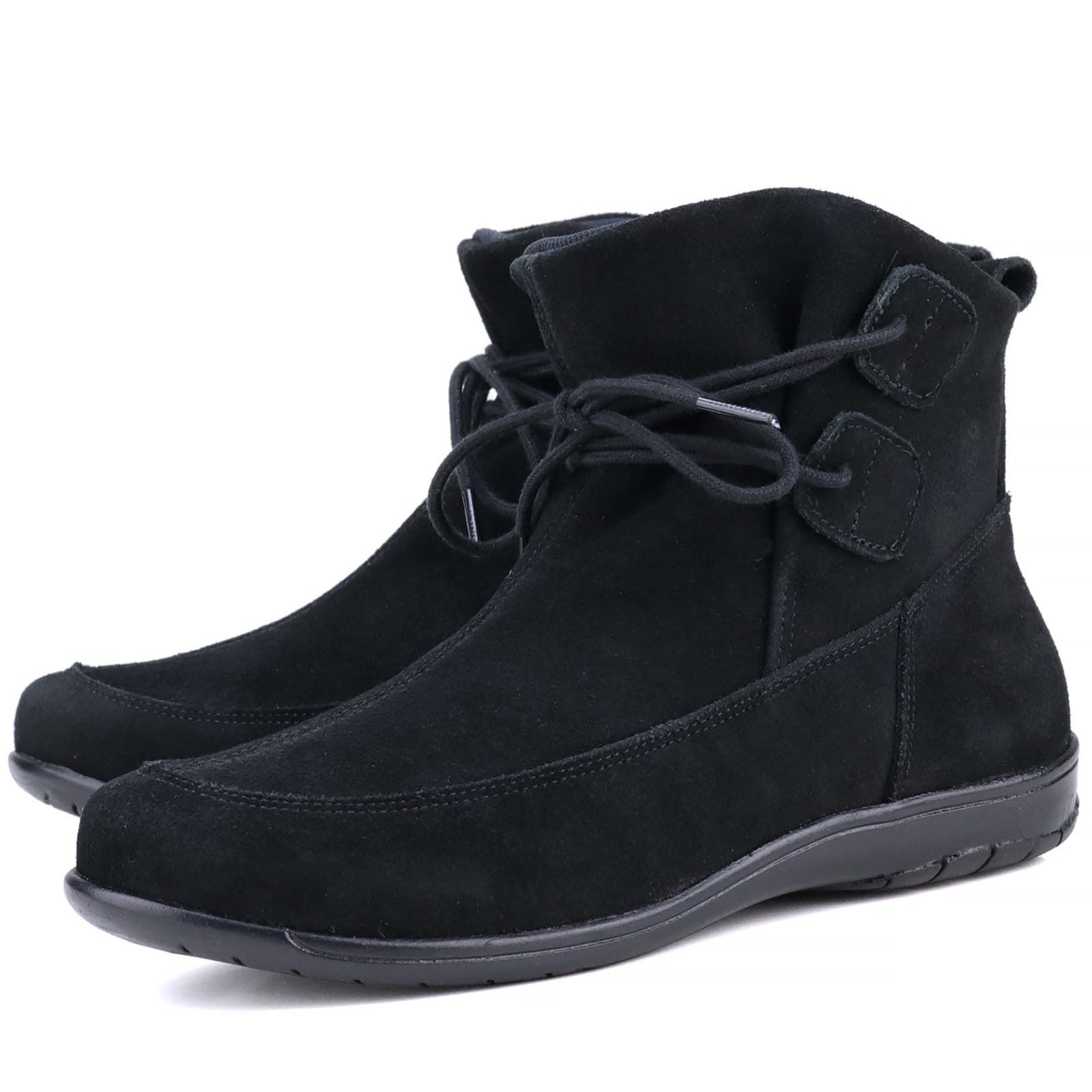 Vista 2 Botinha Rasteira Mr. Gutt Cano Curto Em Camurça Preta Mr. Gutt preto