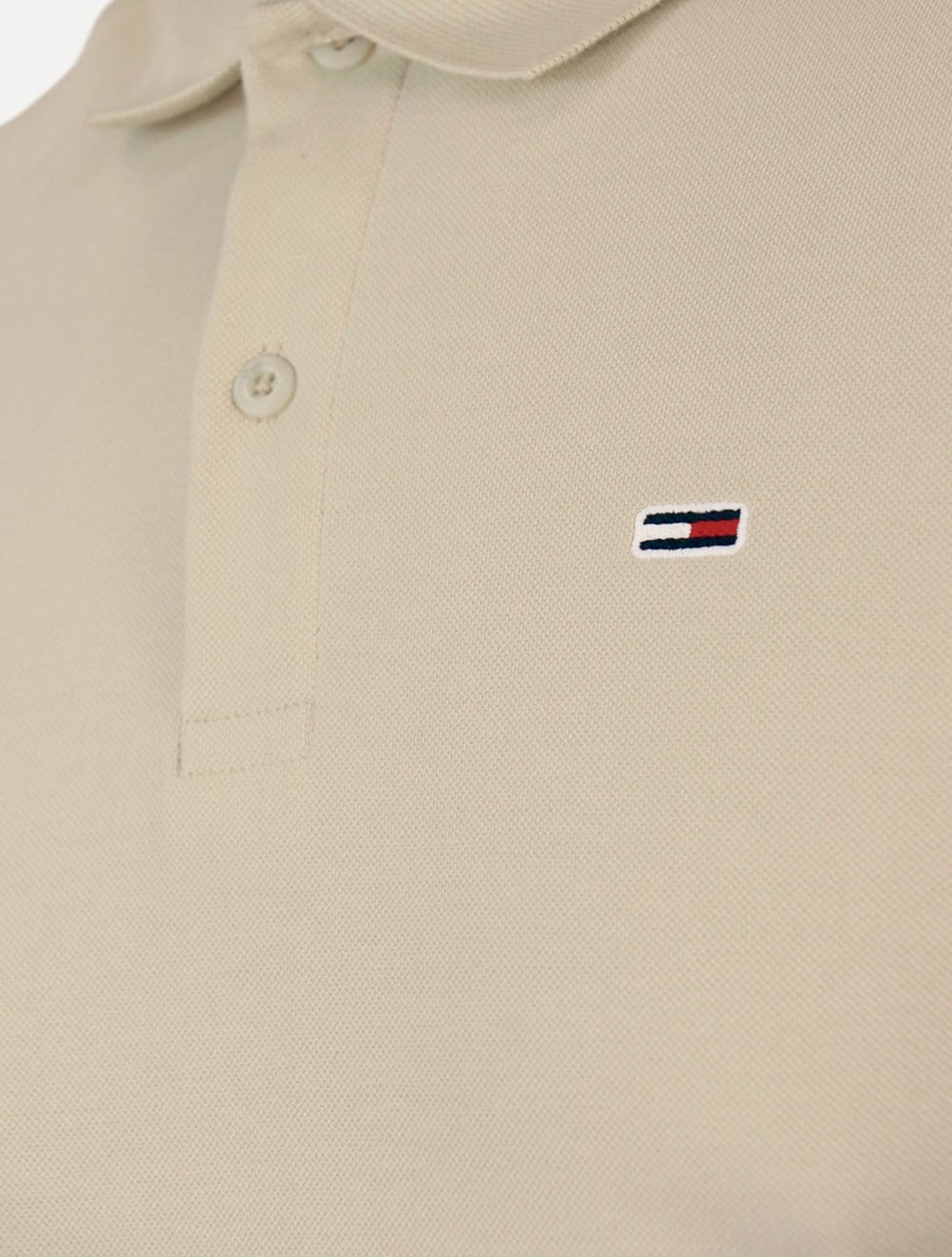 Vista 2 Polo Tommy Jeans Masculina Piquet Regular Placket Tommy Jeans cáqui