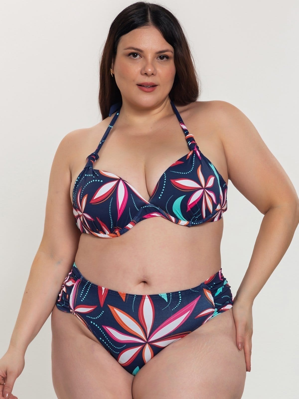 Biquini Plus Size Orla da Praia com Bojo Meia Taça e Calcinha Drapeada Folhagem